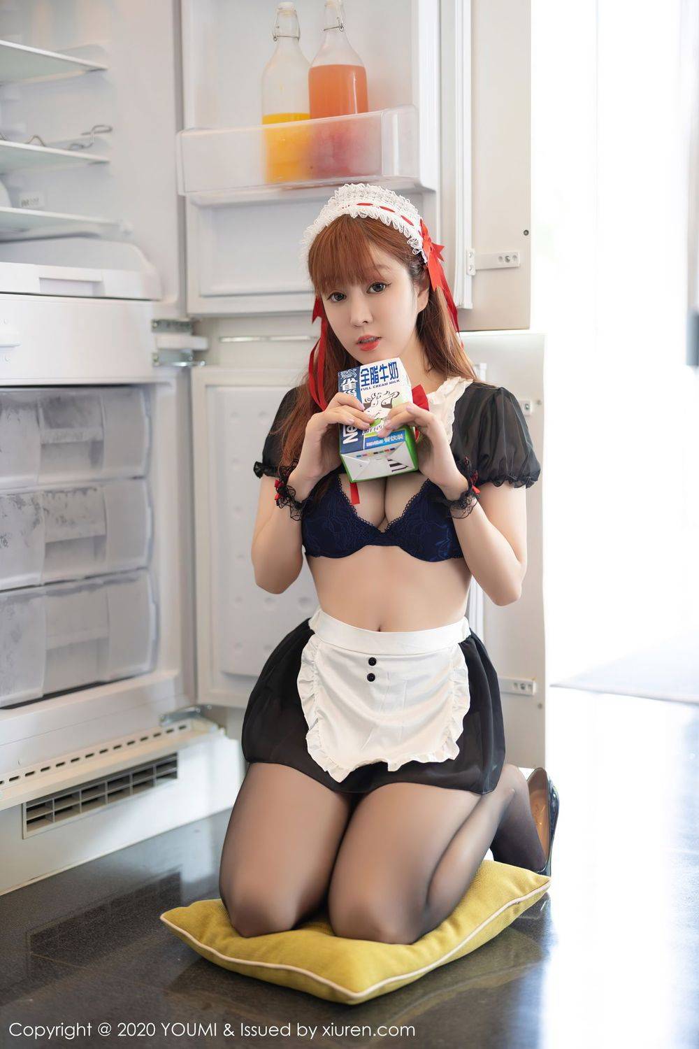 尤蜜荟性感女神王雨纯黑丝美腿与情趣女仆装系列三亚旅拍-18