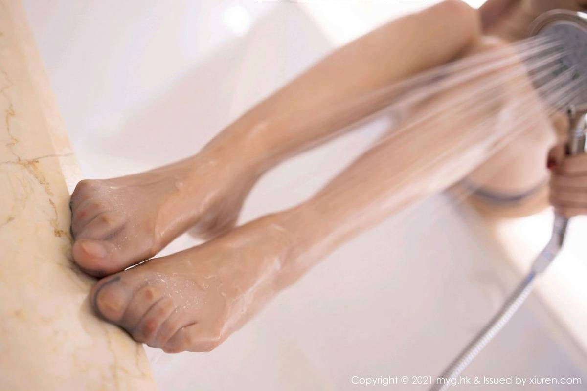 美媛馆性感女神Carina梦绮典雅吊裙丝袜美腿极致朦胧写真-29