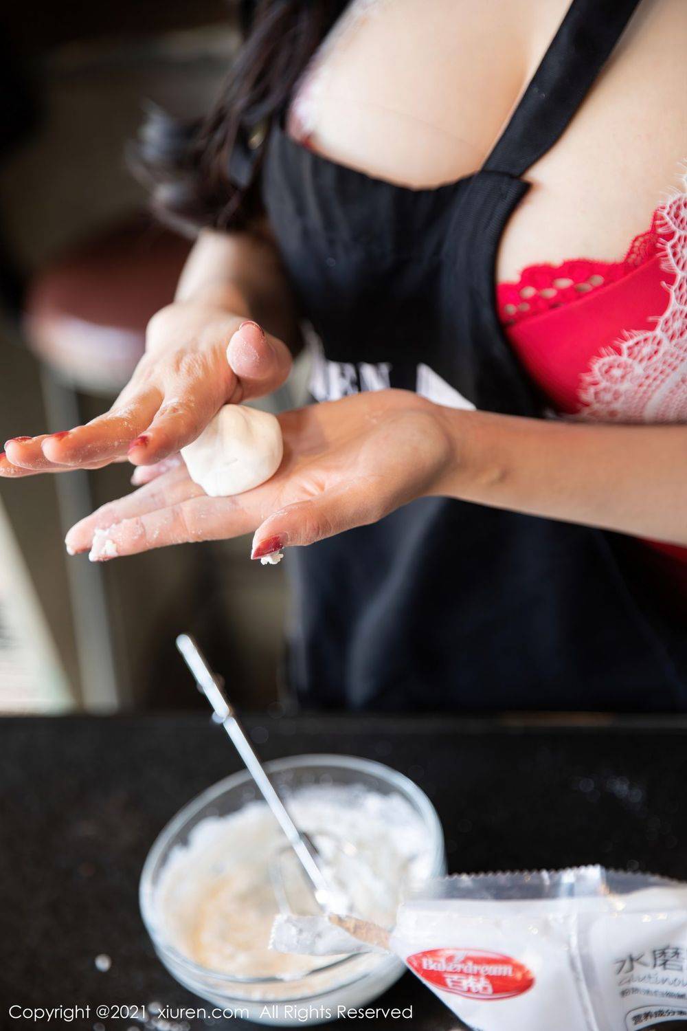 秀人网美女模特允薾元宵节租个女友回家剧情娇媚动人写真-25