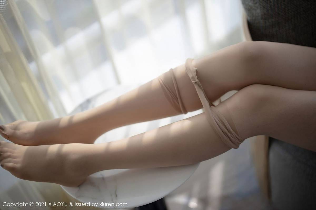 语画界性感女神芝芝Booty丝袜美腿超短皮裙大尺度系列街拍-80