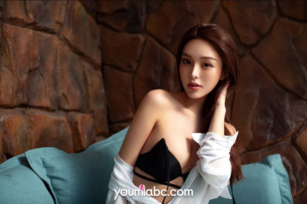 YouMi尤蜜美女模特陈圆圆牛仔热裤秀长黑发白皙身材私房写真-11