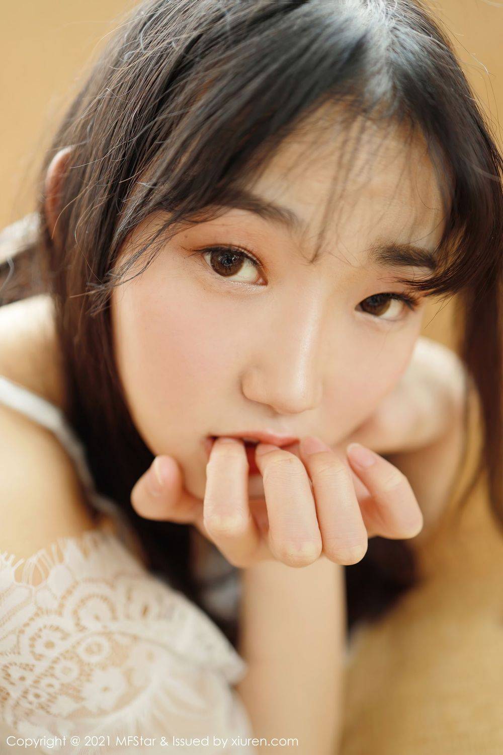 模范学院新人模特母崽崽轻薄服饰阳光午后性感魅力写真-18