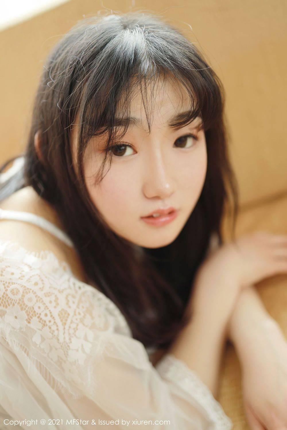 模范学院新人模特母崽崽轻薄服饰阳光午后性感魅力写真-19