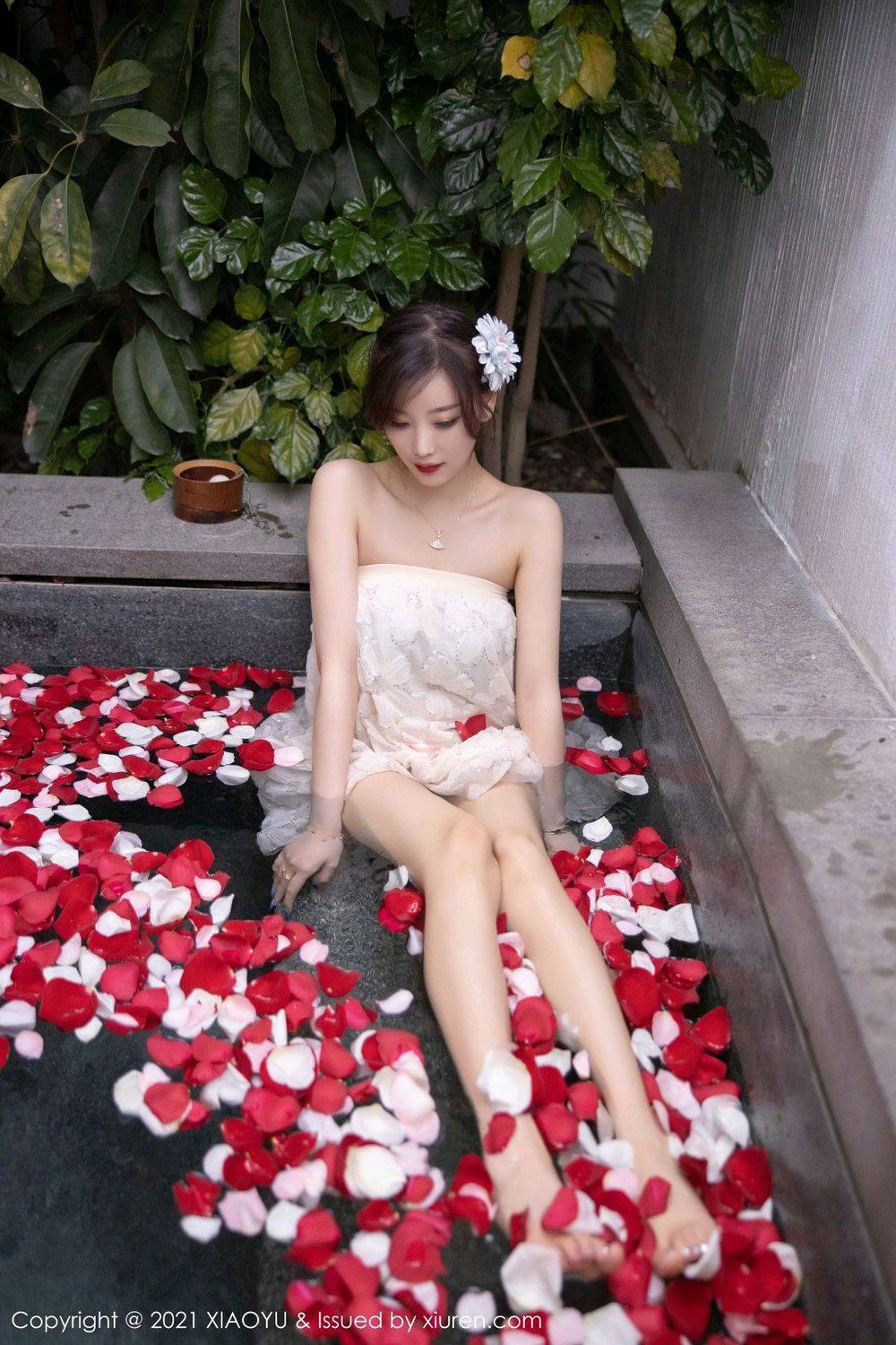 语画界性感女神杨晨晨sugar花瓣浴湿身诱惑系列西双版纳旅拍-13