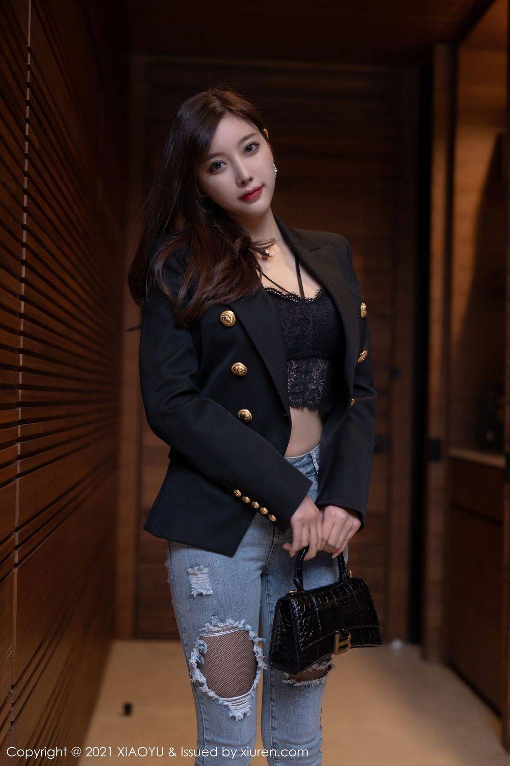 语画界性感女神杨晨晨sugar直爽牛仔裤与飒爽西装青岛旅拍