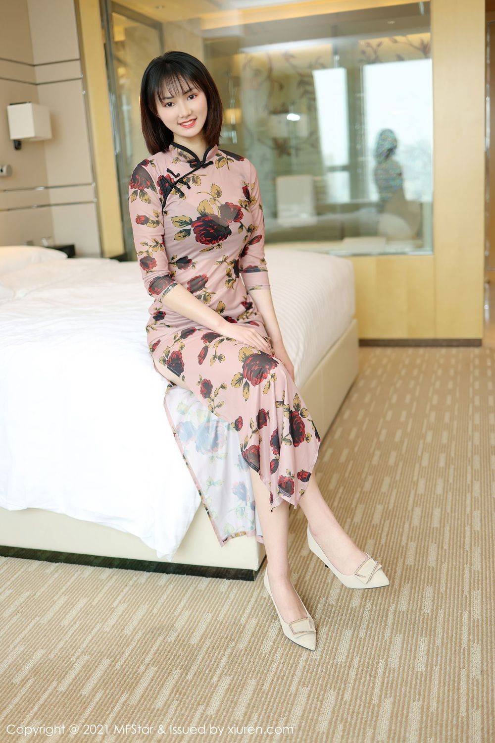 模范学院新人模特墨韩巡礼古典旗袍修长美腿系列首套写真