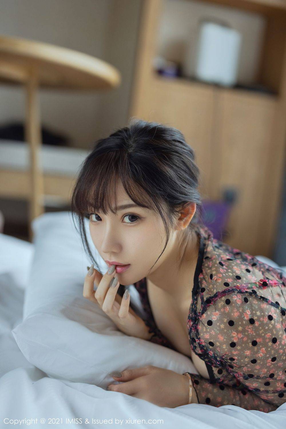 爱蜜社性感女神小狐狸Sica圆润翘臀与内衣诱惑撩人心怀写真-47