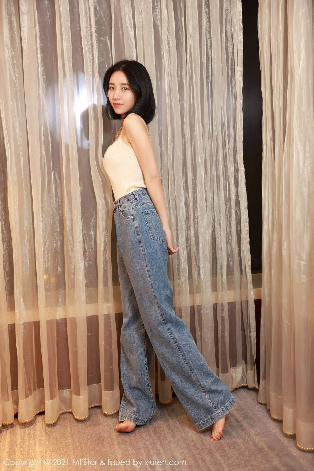 模范学院性感姐妹花人间荒糖黑色吊裙+率直牛仔裤清纯套图-3