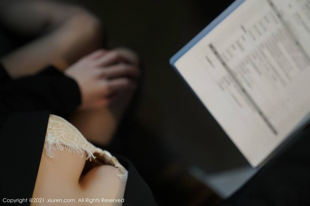 秀人网美女模特周于希Sandy黑丝美腿职场OL办公室主题写真-28