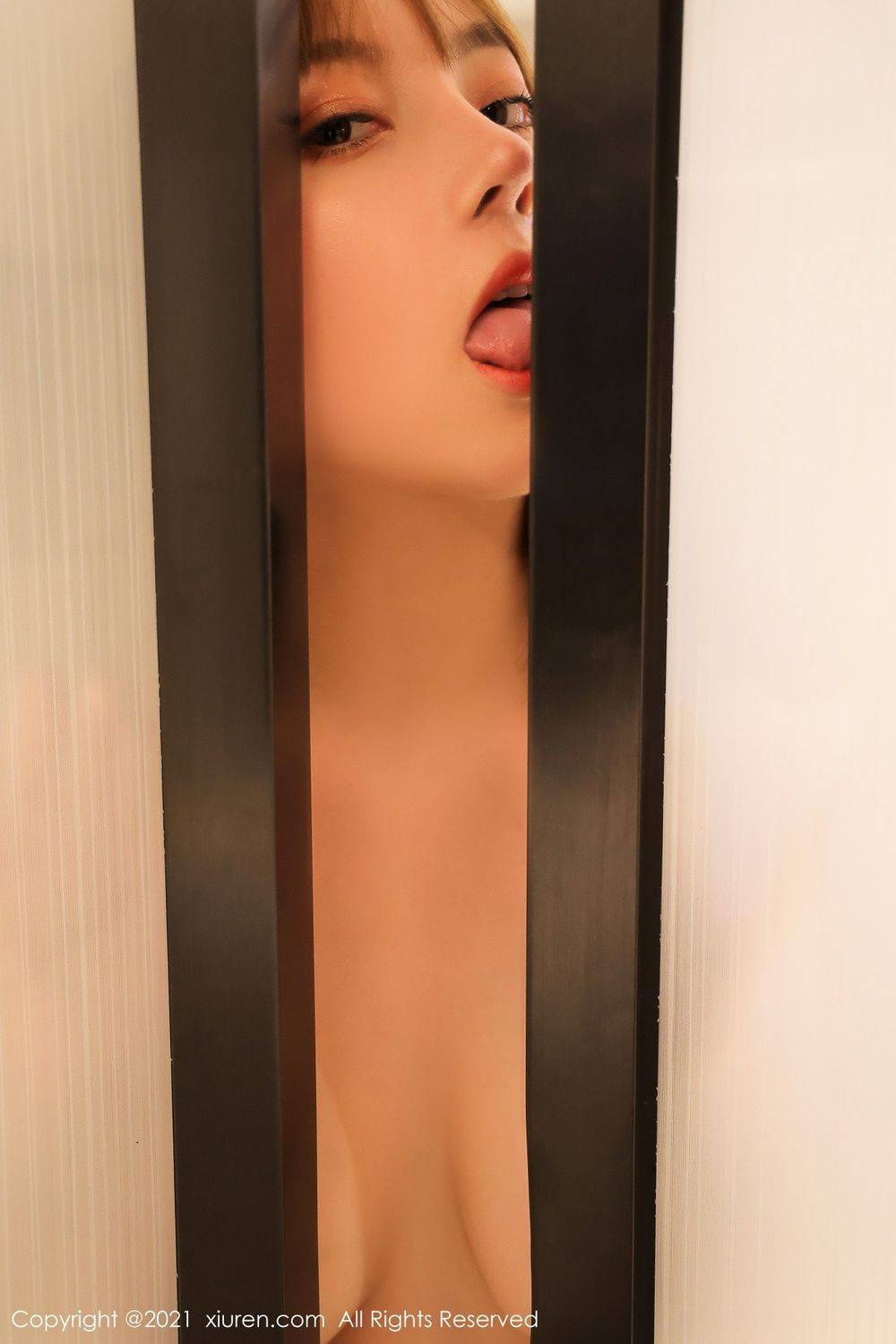 秀人网美女车模豆瓣酱黑丝美腿高开叉连体衣傲人身材套图-33