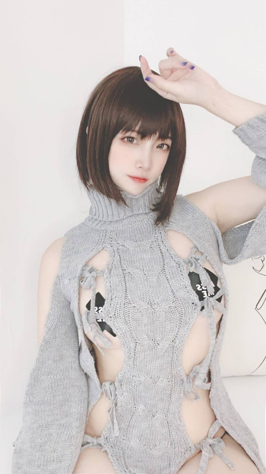 动漫博主二佐Nisa洞洞网红毛衣齐肩短发居家私房性感美图-34