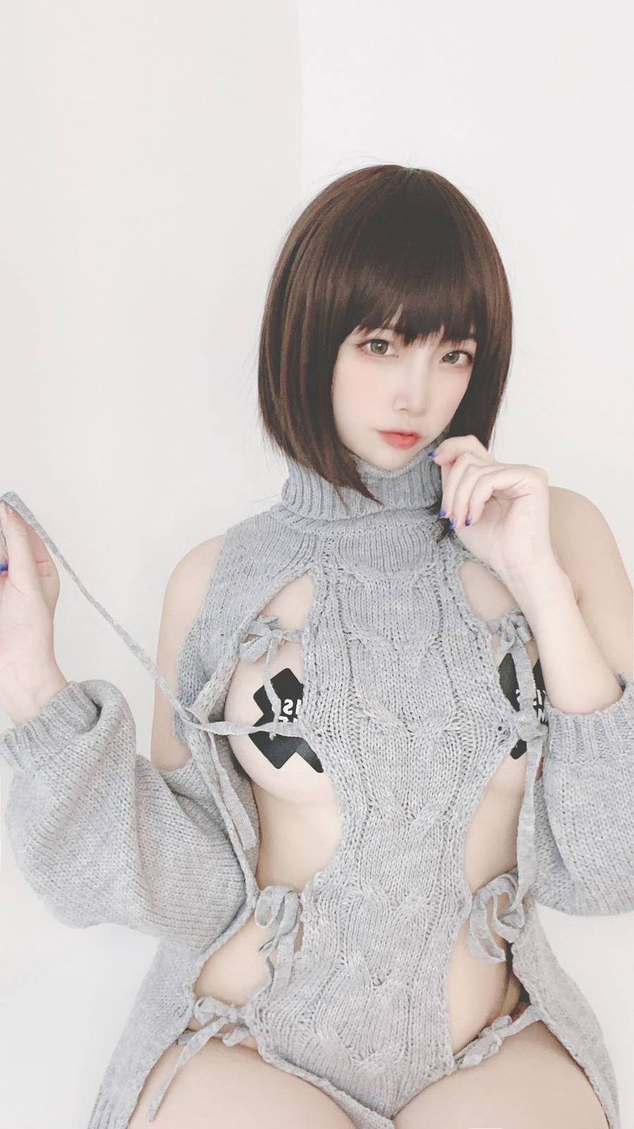 动漫博主二佐Nisa洞洞网红毛衣齐肩短发居家私房性感美图-38