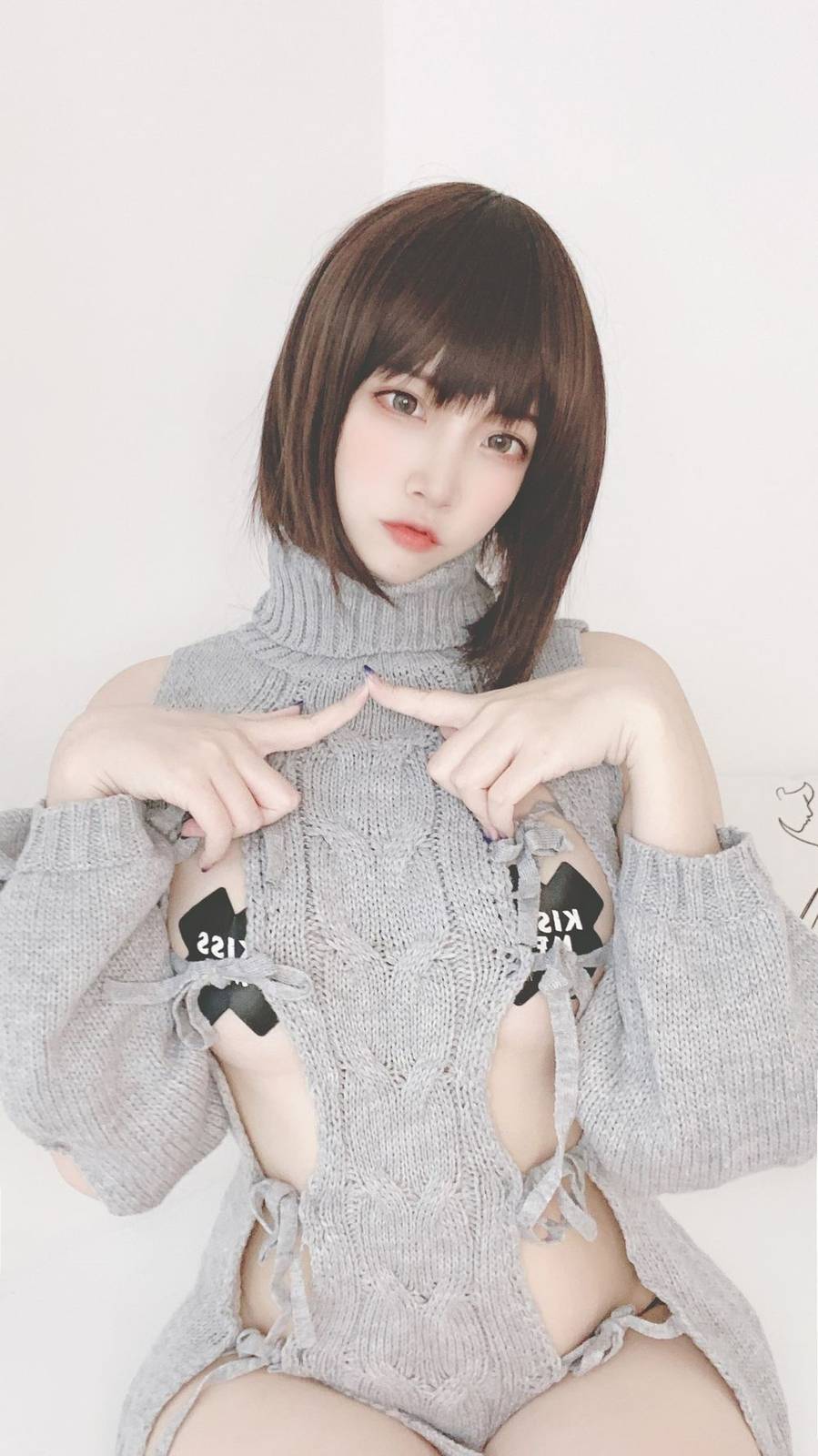 动漫博主二佐Nisa洞洞网红毛衣齐肩短发居家私房性感美图-42