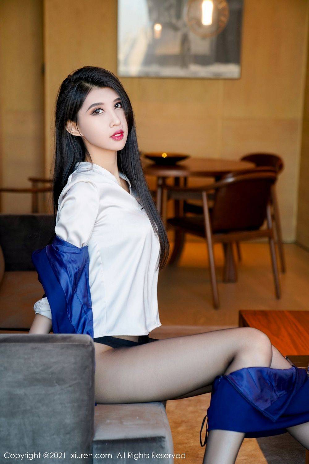秀人网美女模特葛征Model黑丝美腿职场OL街拍系列性感写真-28