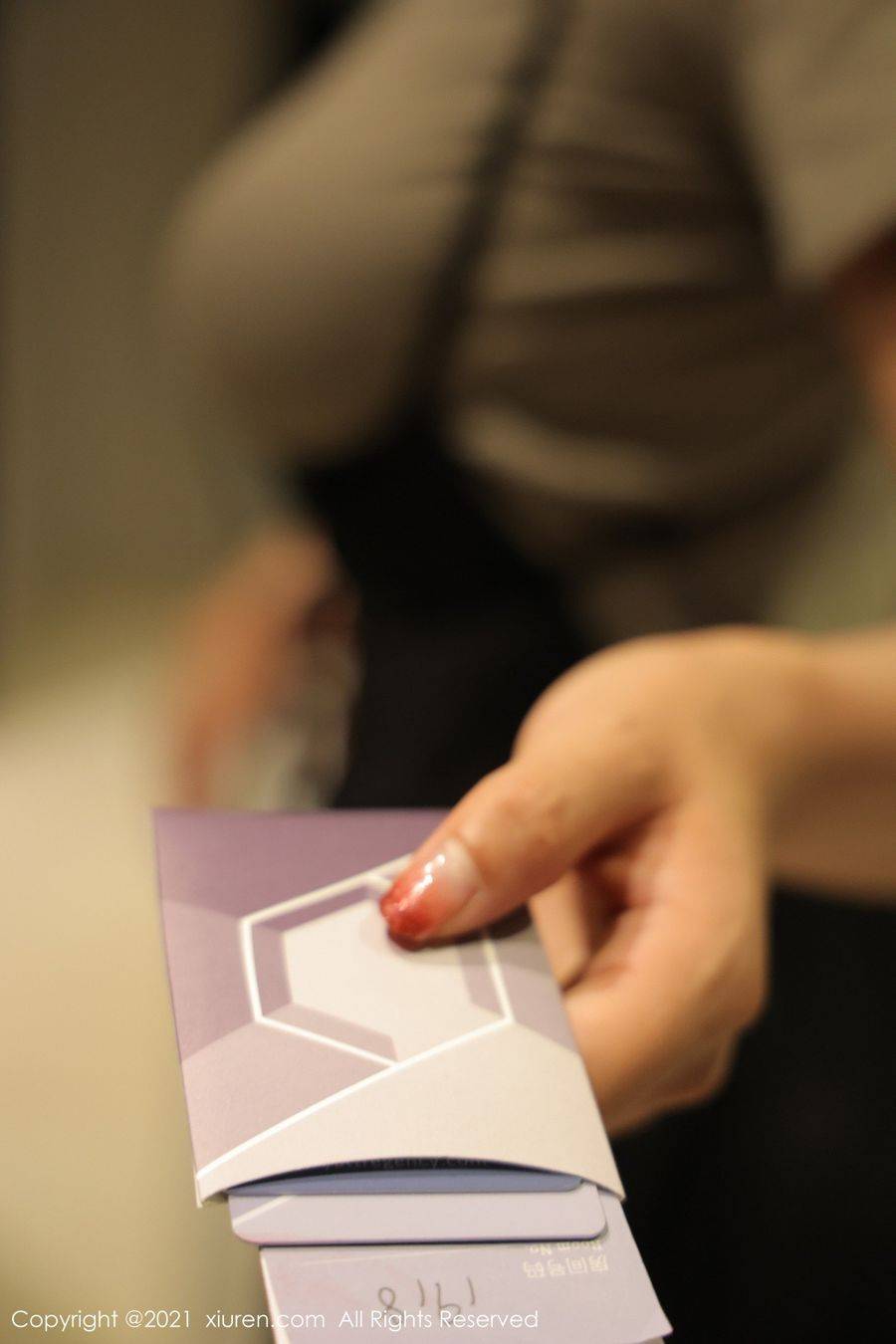 秀人网美女嫩模奈沐子黑丝美腿齐肩短发火辣身材性感写真-2