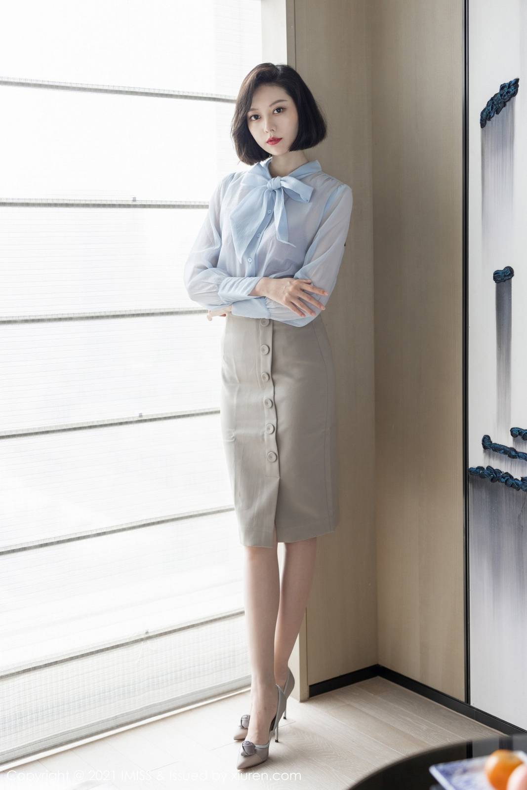 爱蜜社气质美女付艺轩Renee薄透衬衣丝袜内衣系列性感写真-13