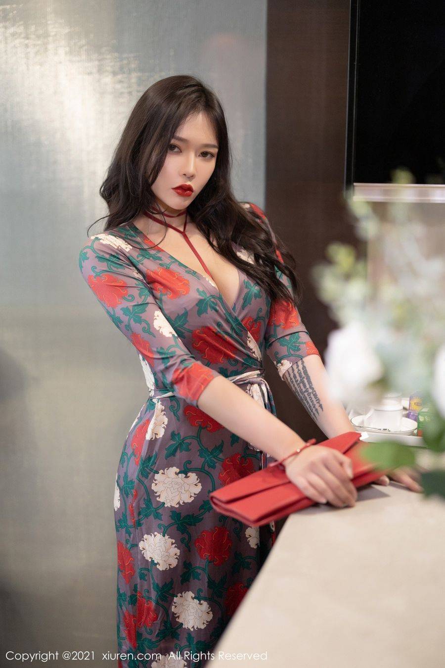 秀人网美女模特小娜比华丽长裙独特内衣媚态动人性感写真-3