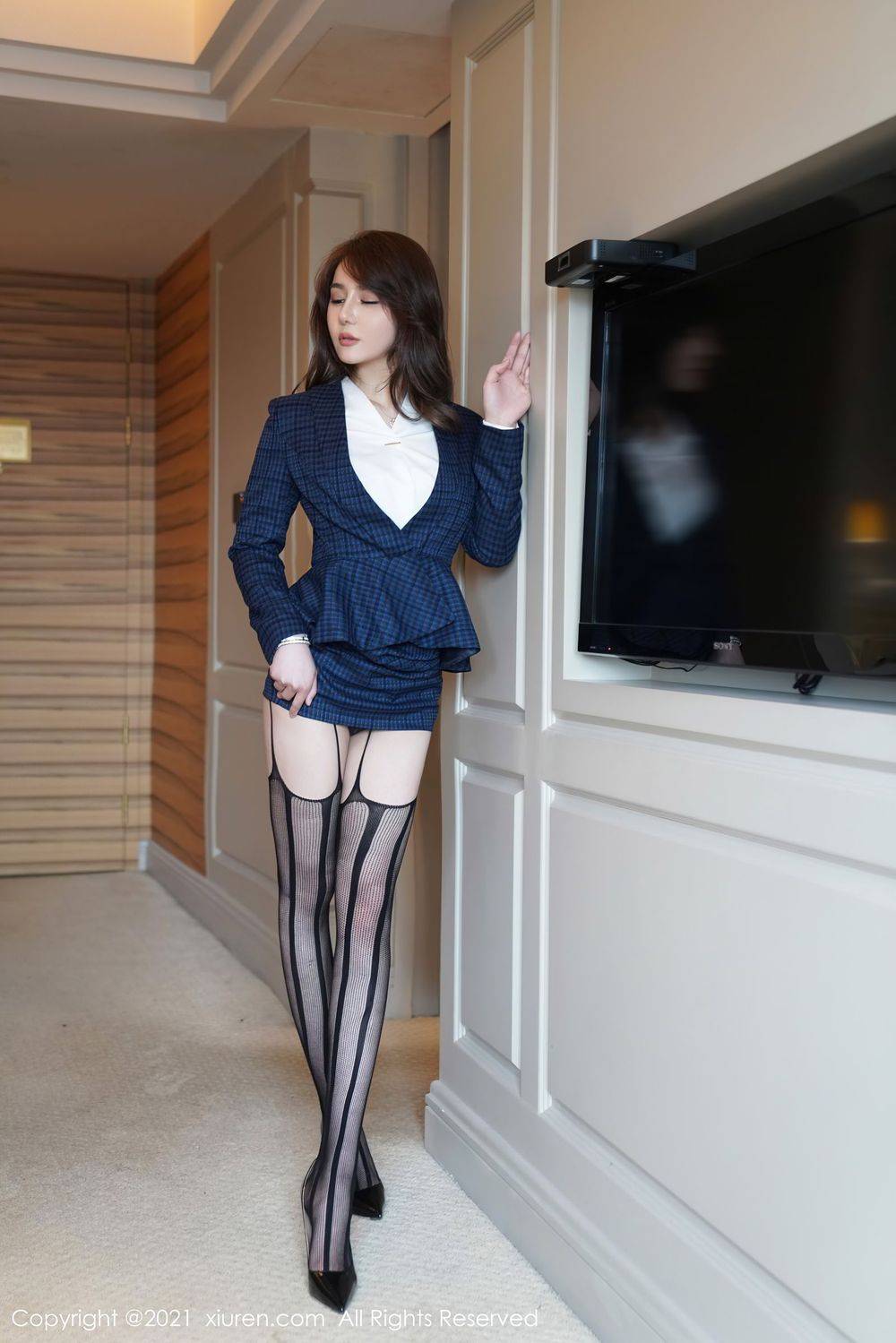 秀人网美女模特如歌fairy黑丝美腿职场OL轻御姐气息性感写真-24