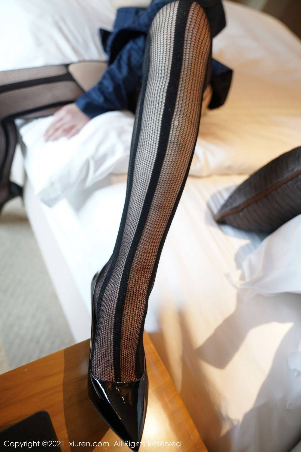 秀人网美女模特如歌fairy黑丝美腿职场OL轻御姐气息性感写真-39