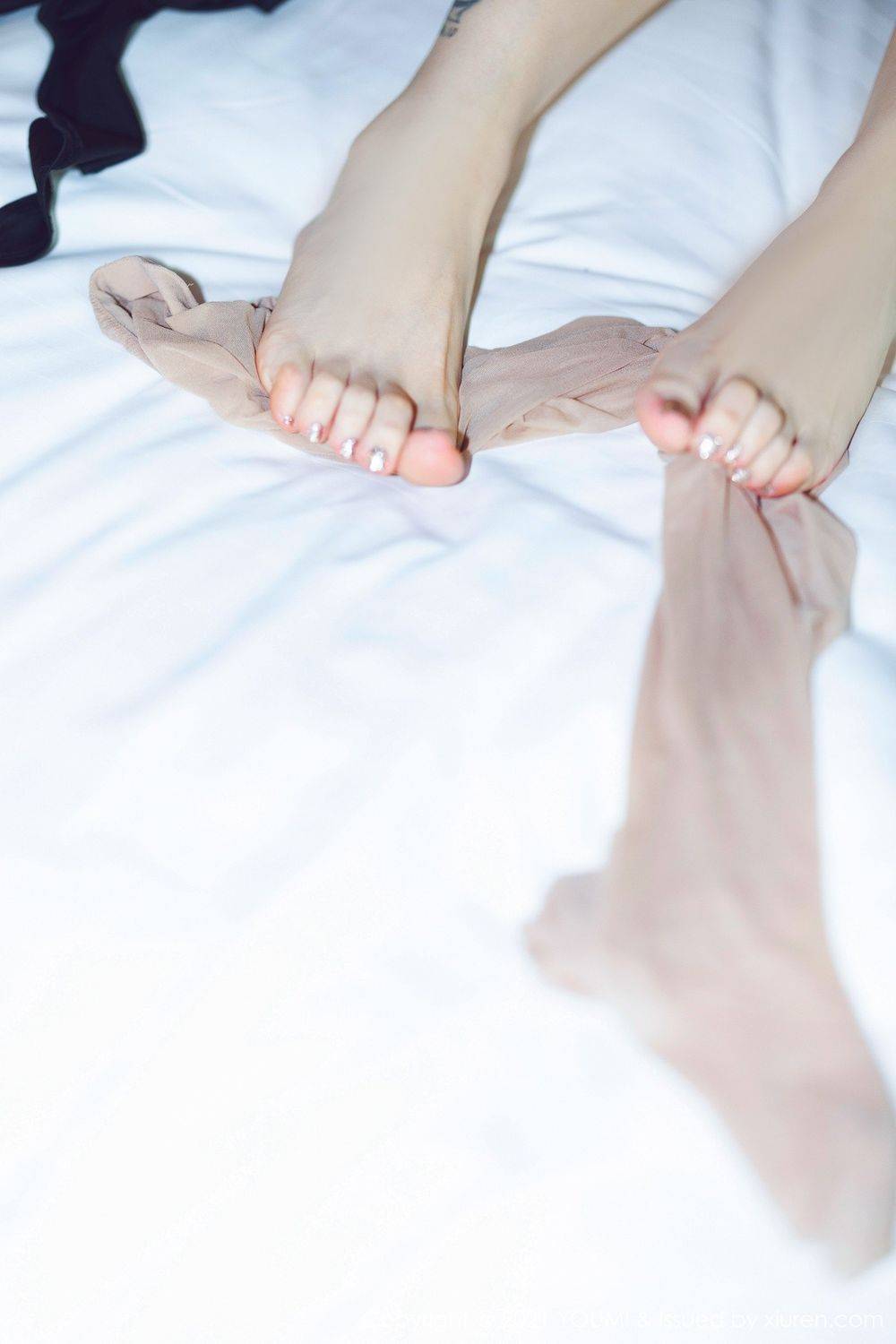 尤蜜荟美女模特王雨纯丝袜美腿抹胸内衣系列西双版纳旅拍-43