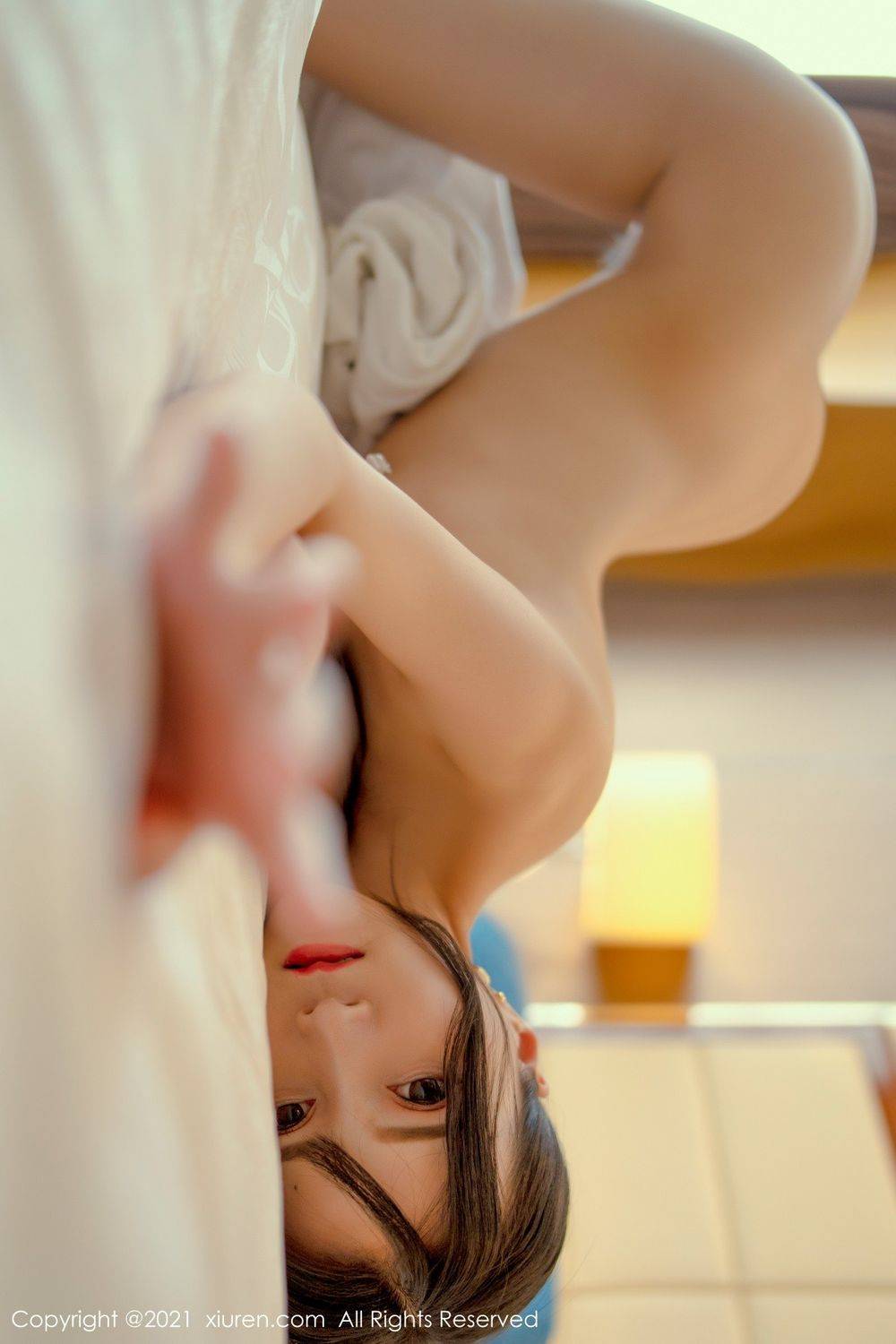 秀人网美女模特林煊煊粉色高开叉吊裙+情趣系列性感写真-33