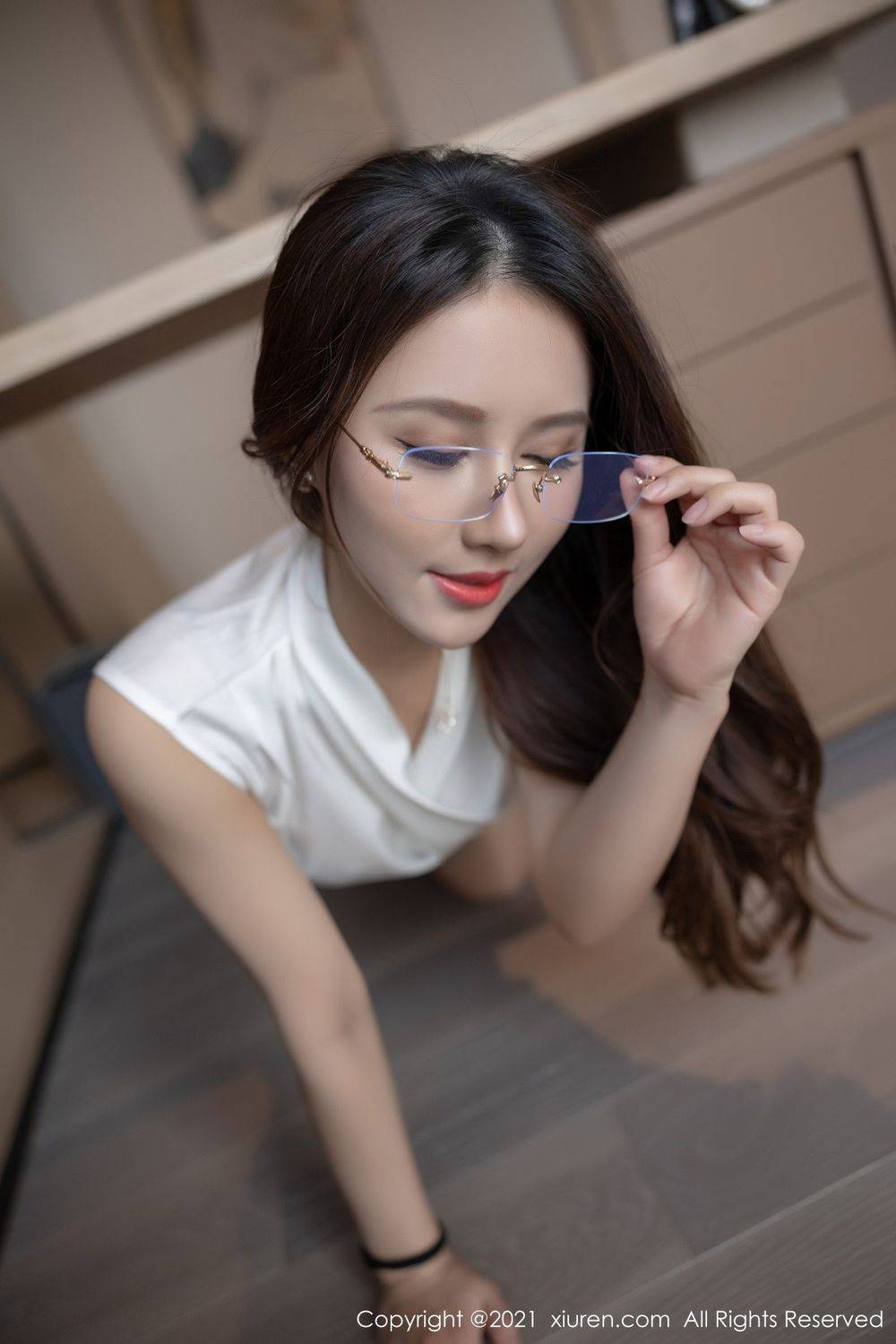 秀人网美女模特徐安安丰满身姿灵动丝袜御姐气息性感旅拍-19