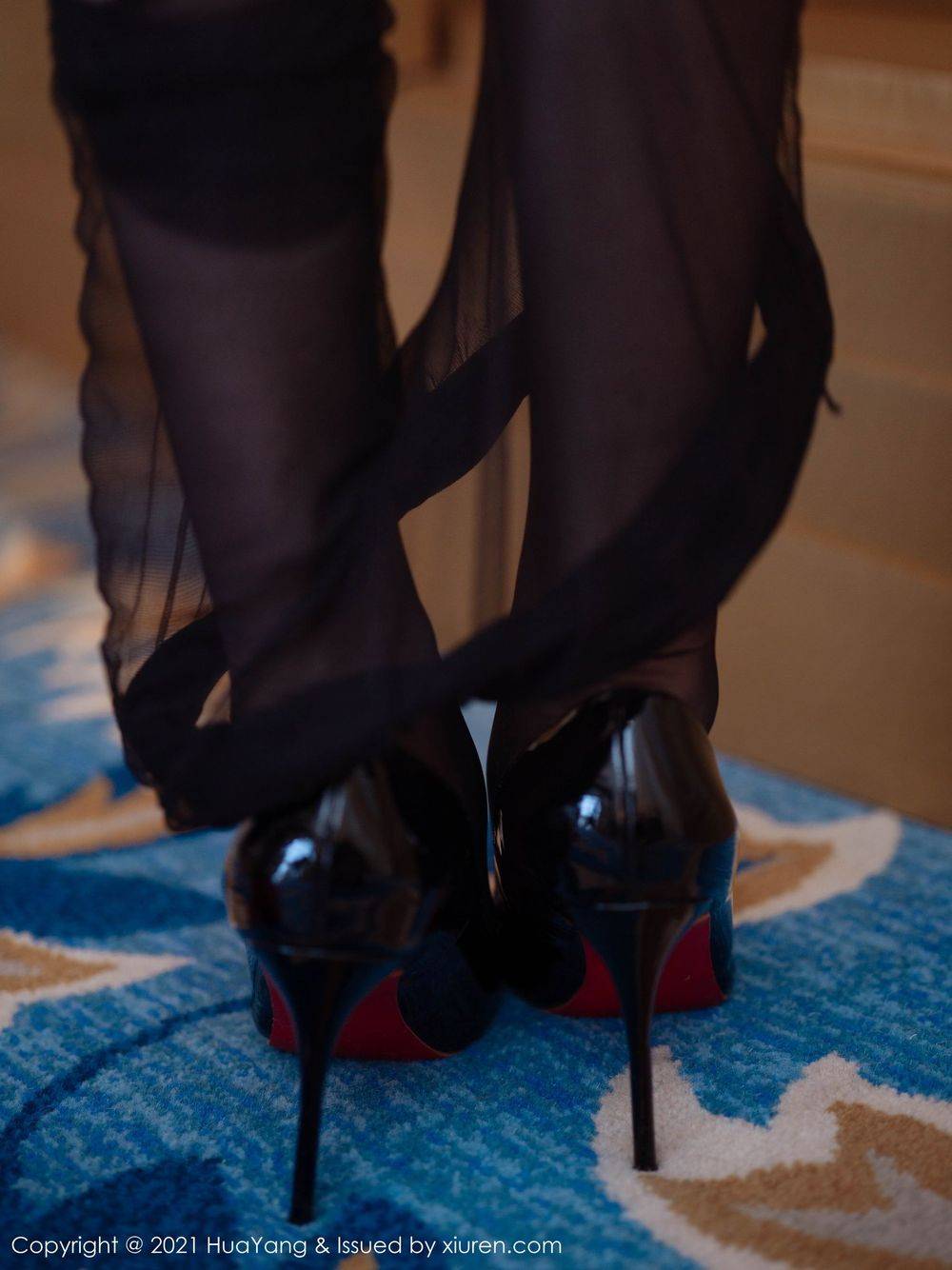 花漾Show性感女神周于希Sandy下班后黑丝职场OL剧情厦门旅拍-39