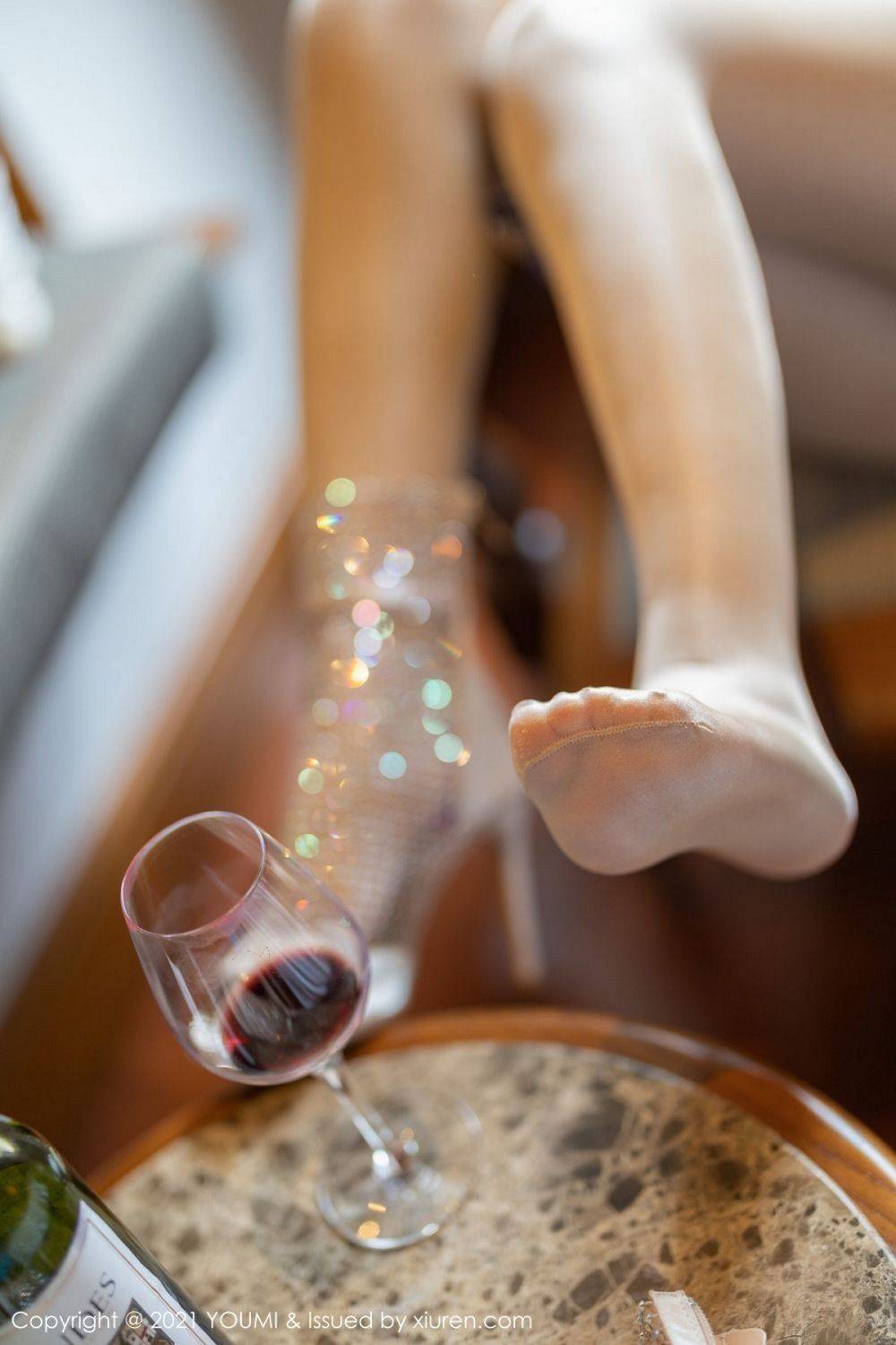 尤蜜荟美女模特允薾高开叉连衣裙娇媚动人西双版纳旅拍-21