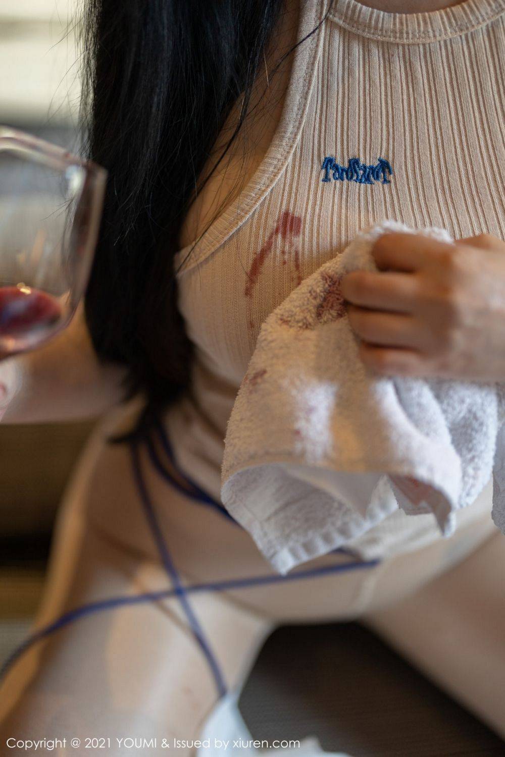 尤蜜荟美女模特允薾高开叉连衣裙娇媚动人西双版纳旅拍-35