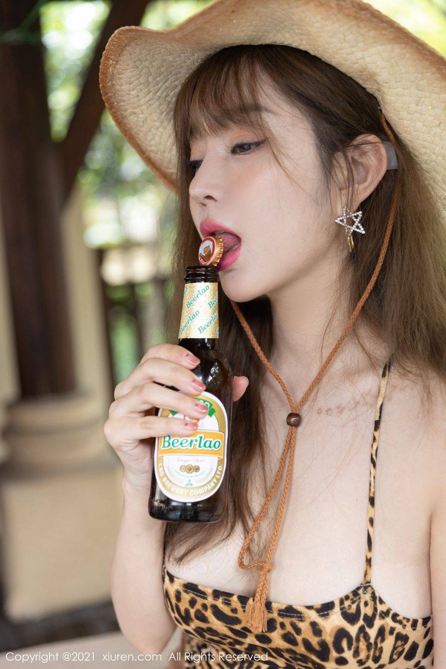 秀人网性感女神王雨纯丝袜美腿狂野西部女郎西双版纳旅拍-11