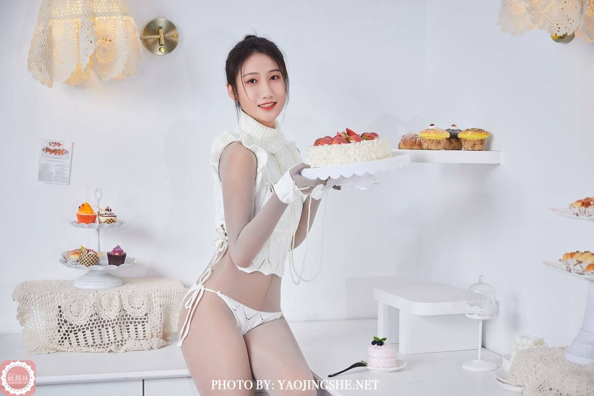 妖精社美女模特思文连身五指袜+丝袜美腿系列厨房主题写真-10