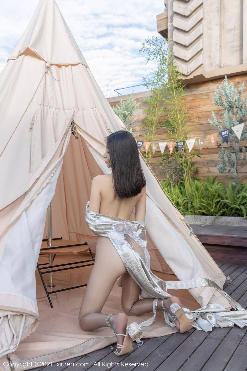 秀人网新人模特熊小诺高挑身材丝袜美腿魅力外拍性感套图-30