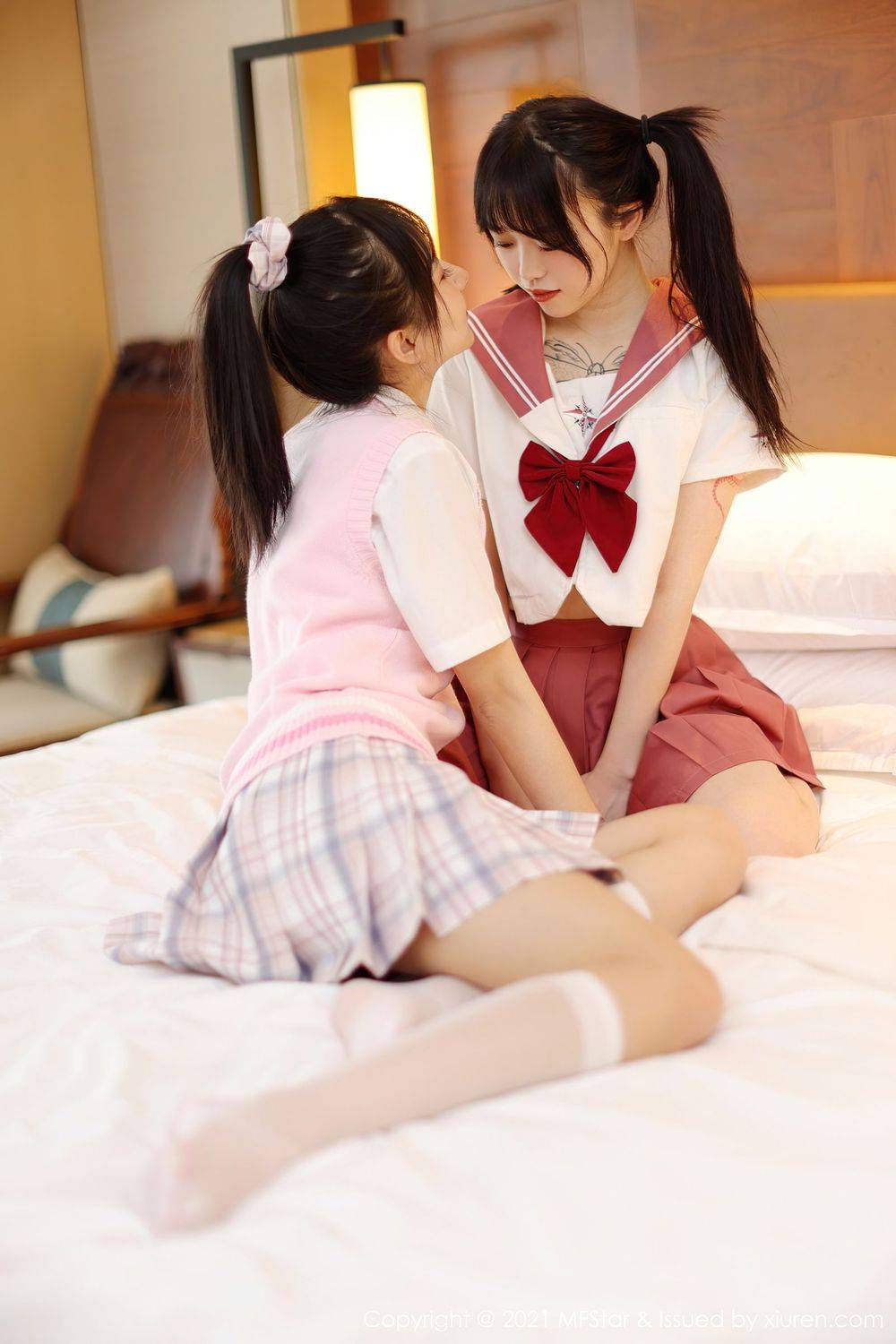 模范学院清纯姐妹花小奶瓶呜呜JK制服双马尾可人系列写真-11