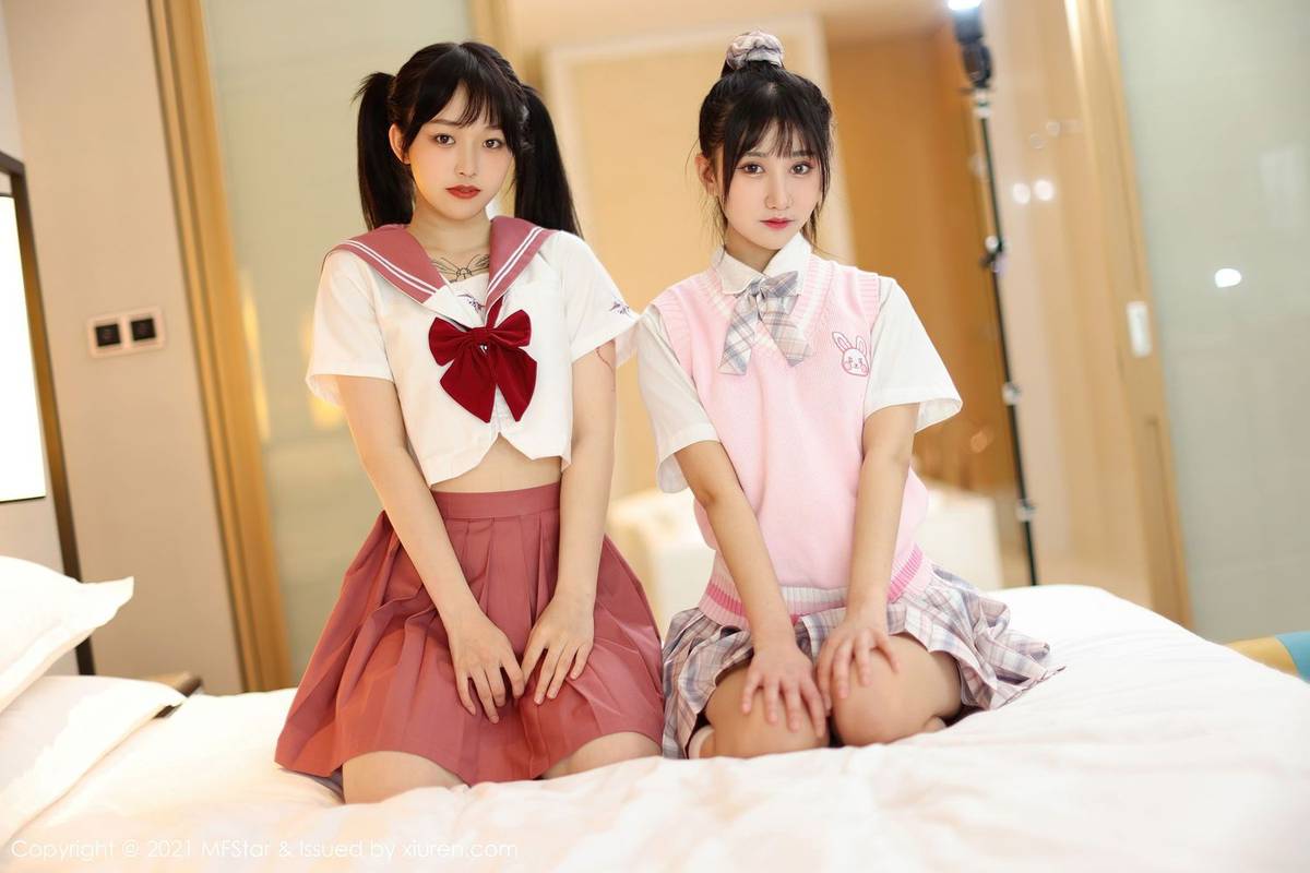 模范学院清纯姐妹花小奶瓶呜呜JK制服双马尾可人系列写真-18