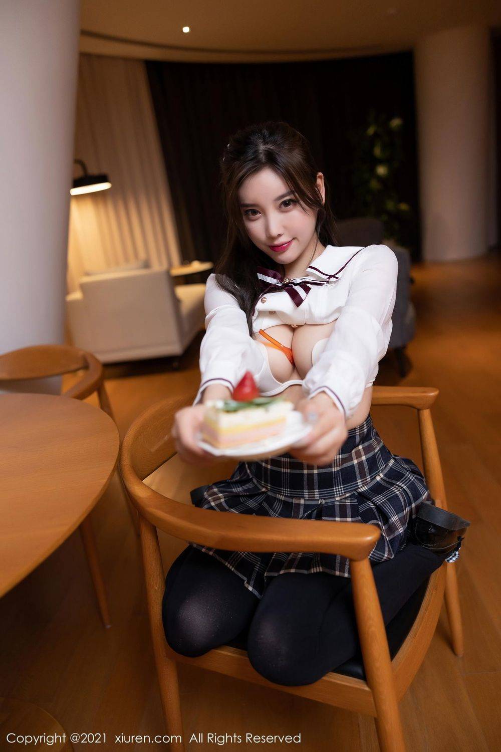 秀人网性感女神杨晨晨Yome格子裙学院风制服朦胧丝袜写真-22