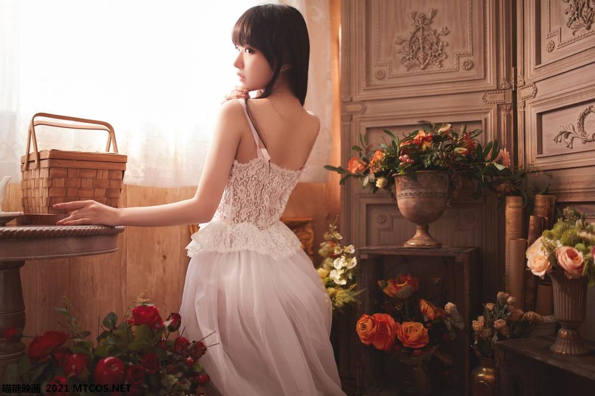 喵糖映画齐刘海美少女黑丝网袜黑色旗袍完美身材迷人写真-7