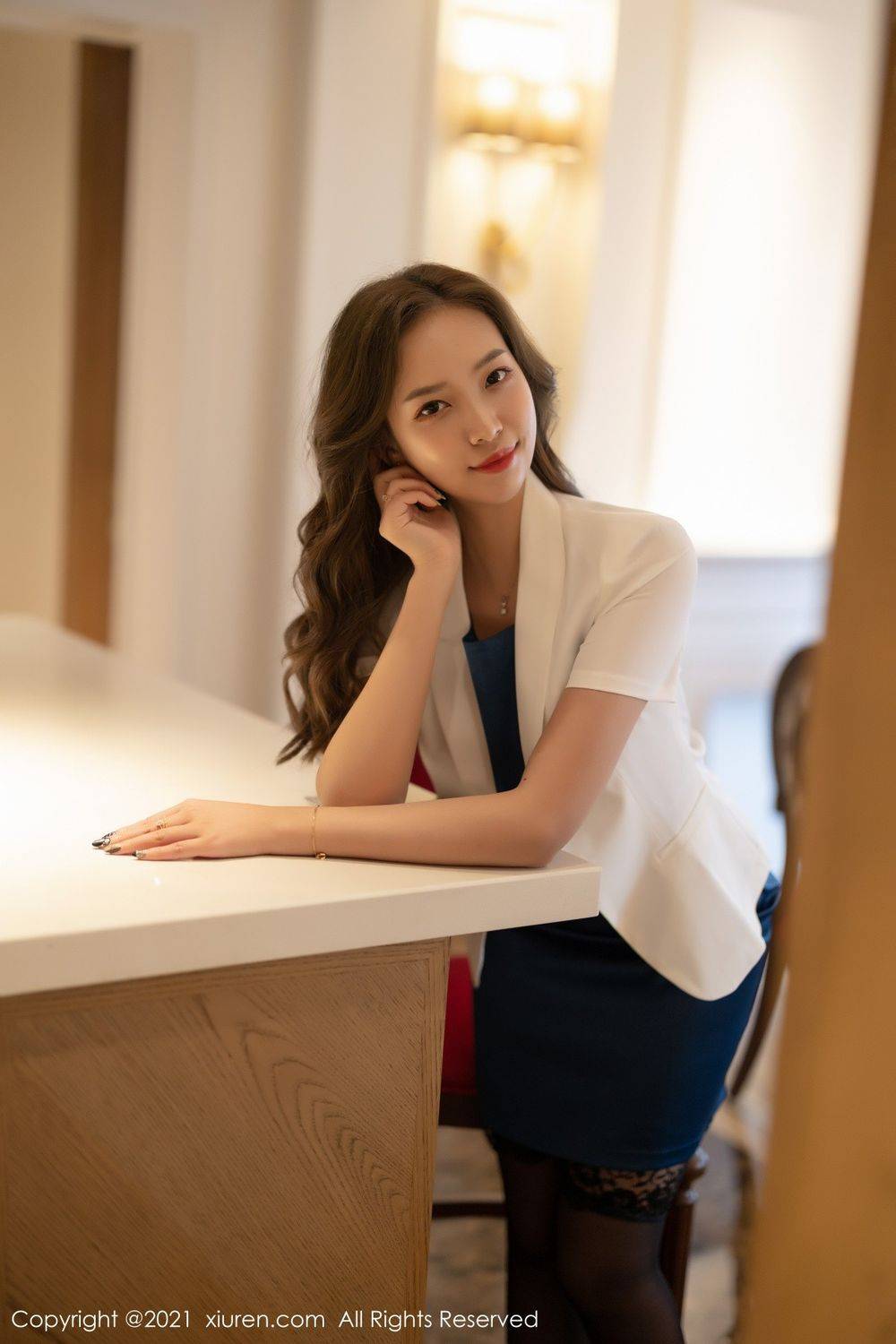 秀人网美女模特郑颖姗Bev黑丝吊袜+黑色内衣OL制服性感写真-8