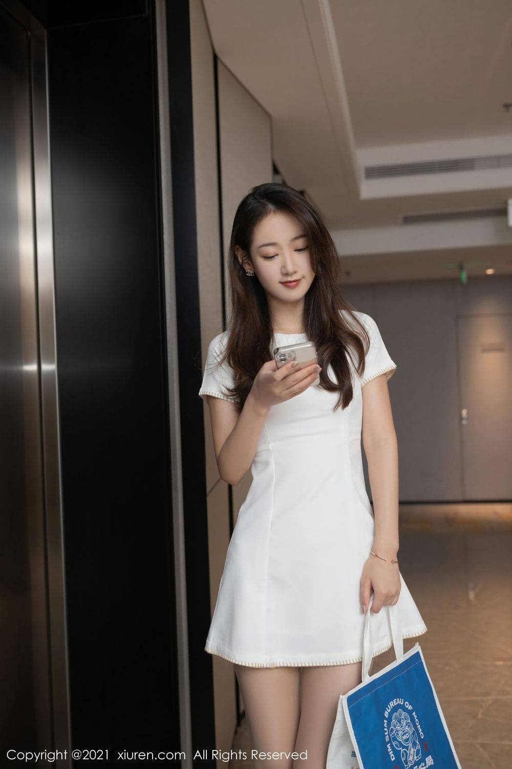 秀人网美女模特唐安琪校园时代借宿学长家主题系列写真