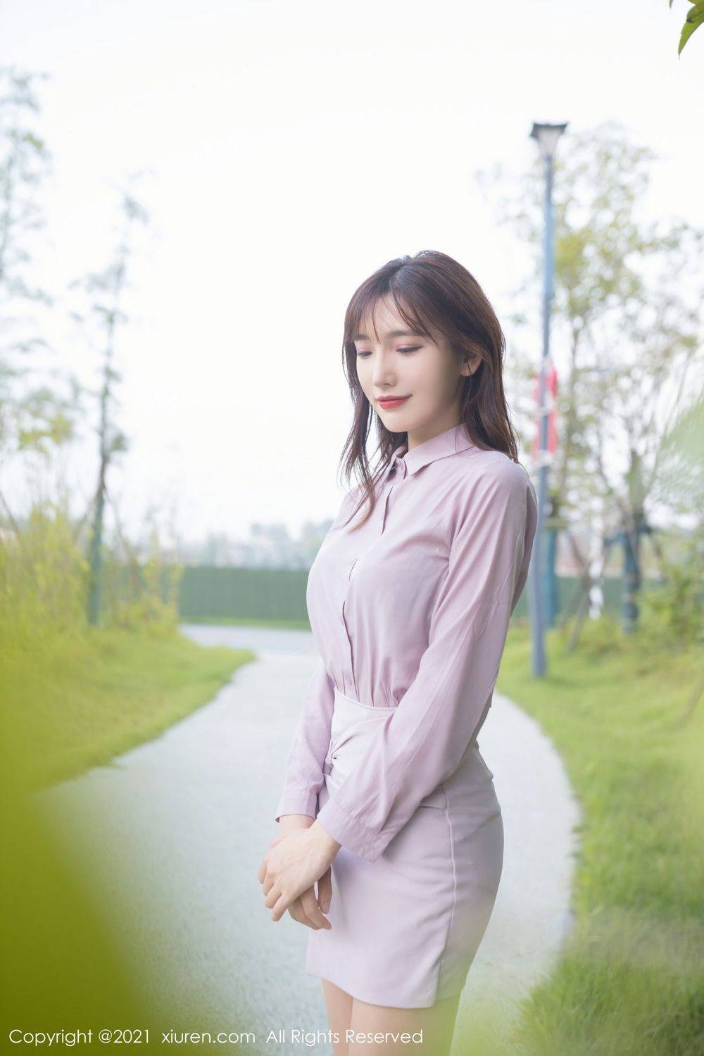 秀人网美女模特陆萱萱肉色丝袜女友下班回家主题迷人写真