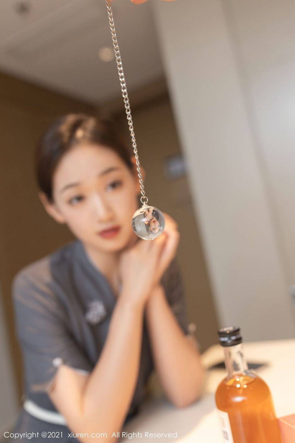 秀人网美女模特唐安琪黑丝美腿职场OL内衣系列催眠主题写真-17