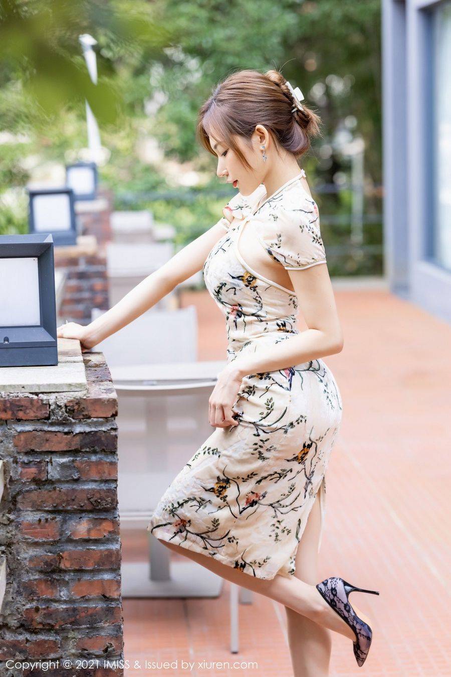 爱蜜社性感女神小狐狸Sica别致旗袍丝袜内衣系列心愿旅拍-4