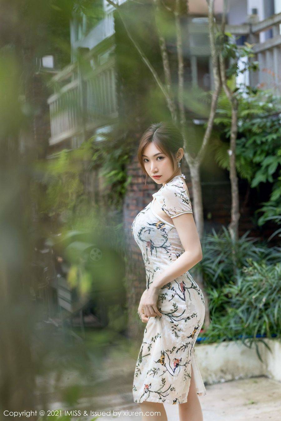 爱蜜社性感女神小狐狸Sica别致旗袍丝袜内衣系列心愿旅拍-7