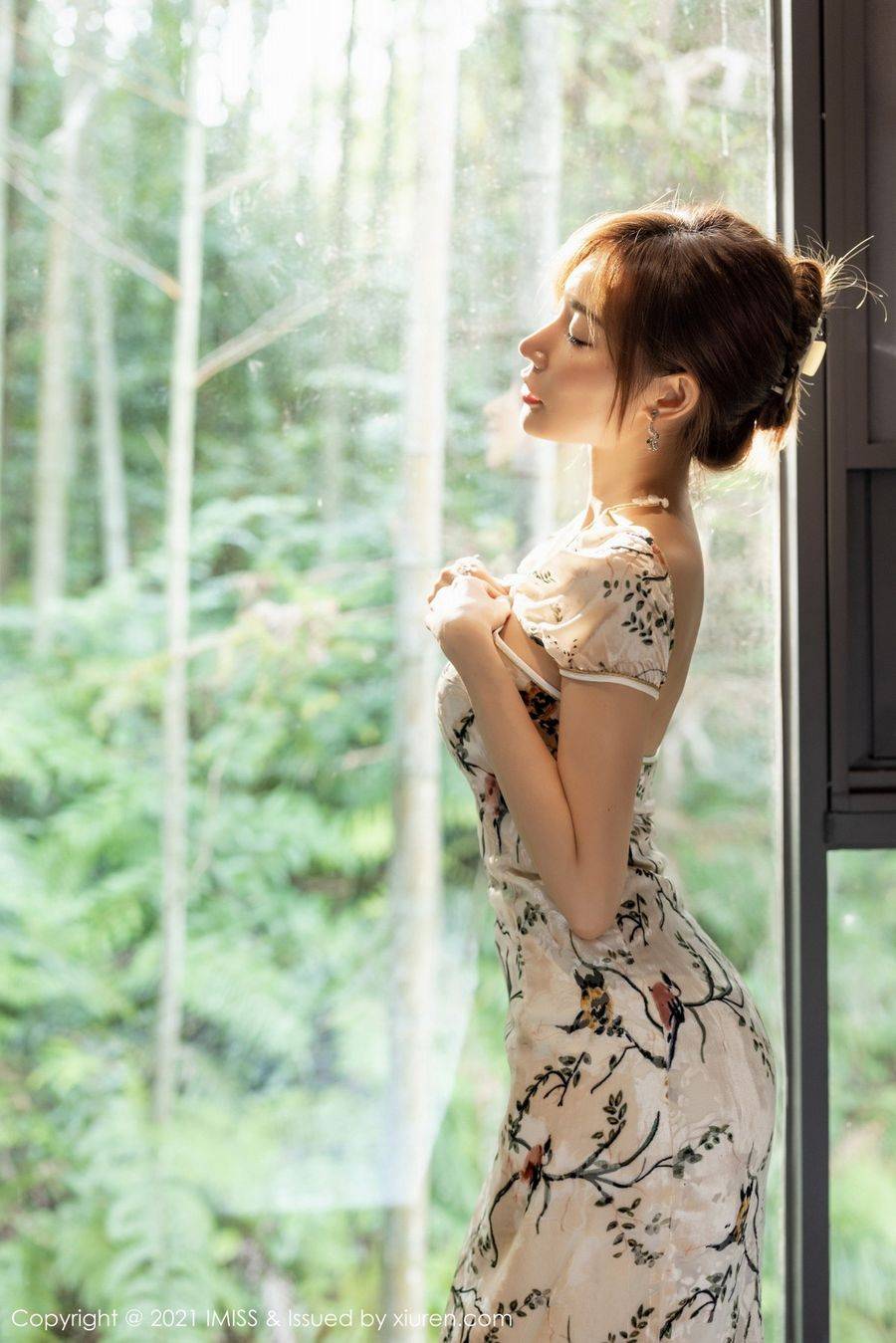 爱蜜社性感女神小狐狸Sica别致旗袍丝袜内衣系列心愿旅拍-26