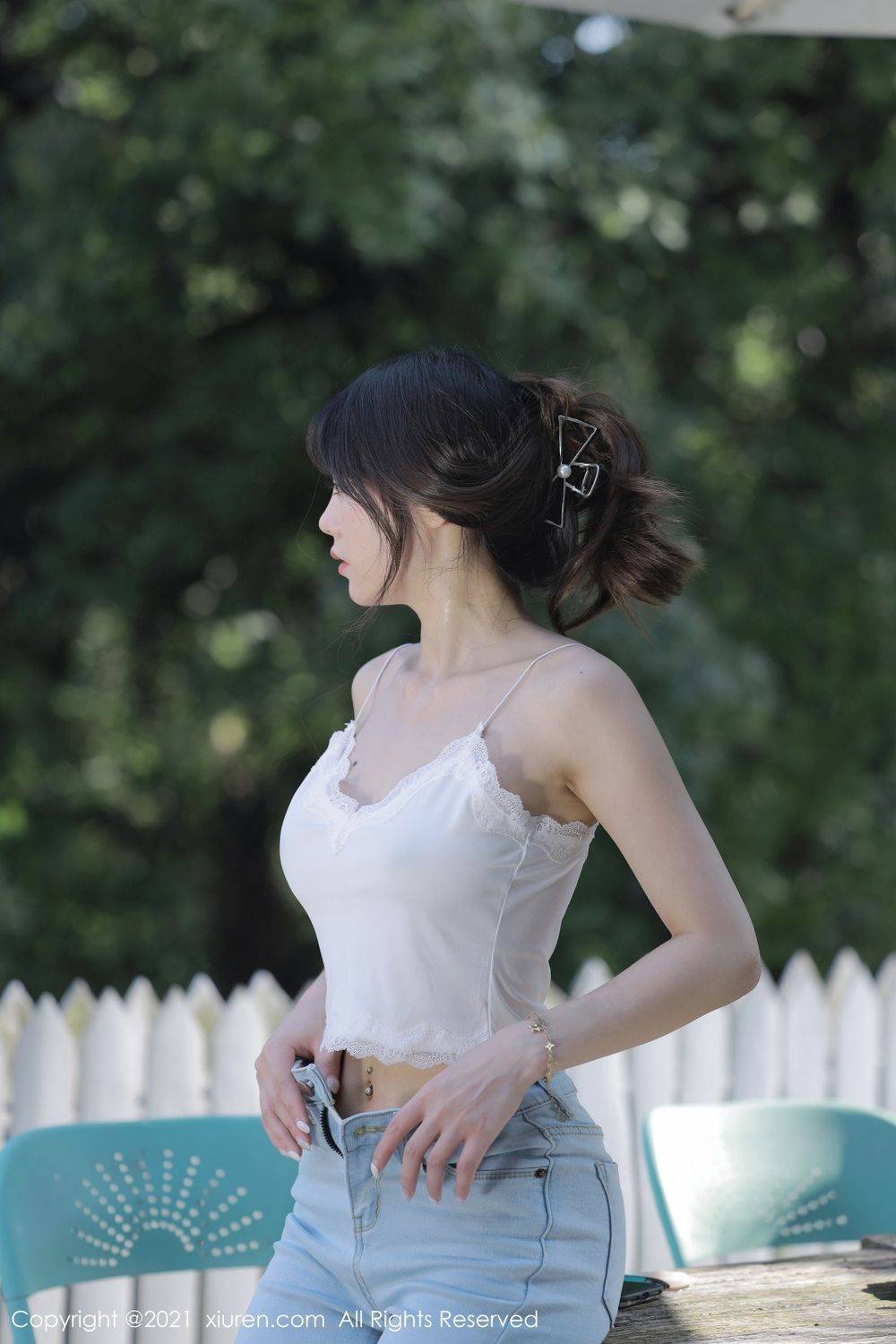 秀人网美女模特佘贝拉Bella率性牛仔裤蕾丝性感睡衣澳门旅拍-3