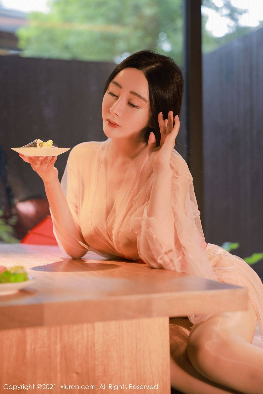 秀人网美女模特允薾米其林日料店视觉盛宴淋漓剧情写真-31