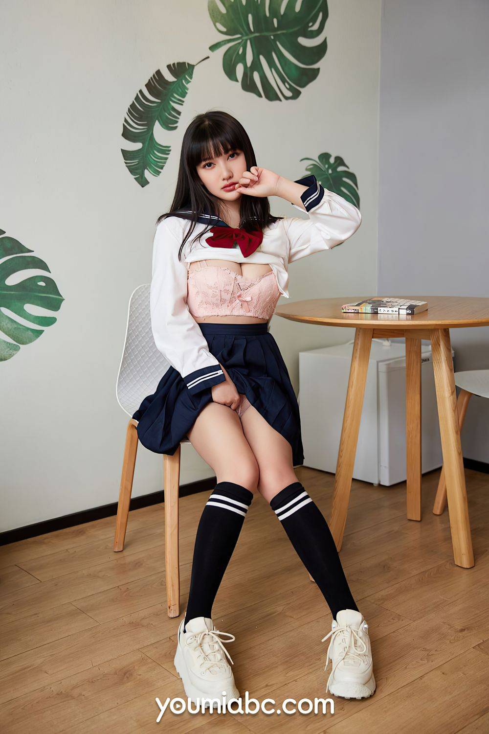 YOUMI尤美美女模特小尤奈长筒袜学生妹装扮JK制服系列写真-7