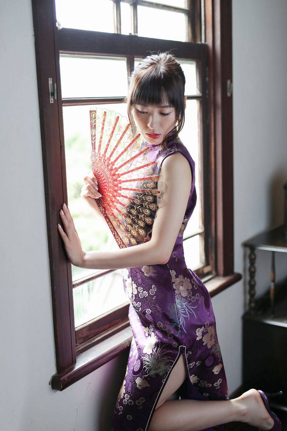 日本美女生田衣梨奈高开叉旗袍+海边比基尼系列性感写真-7