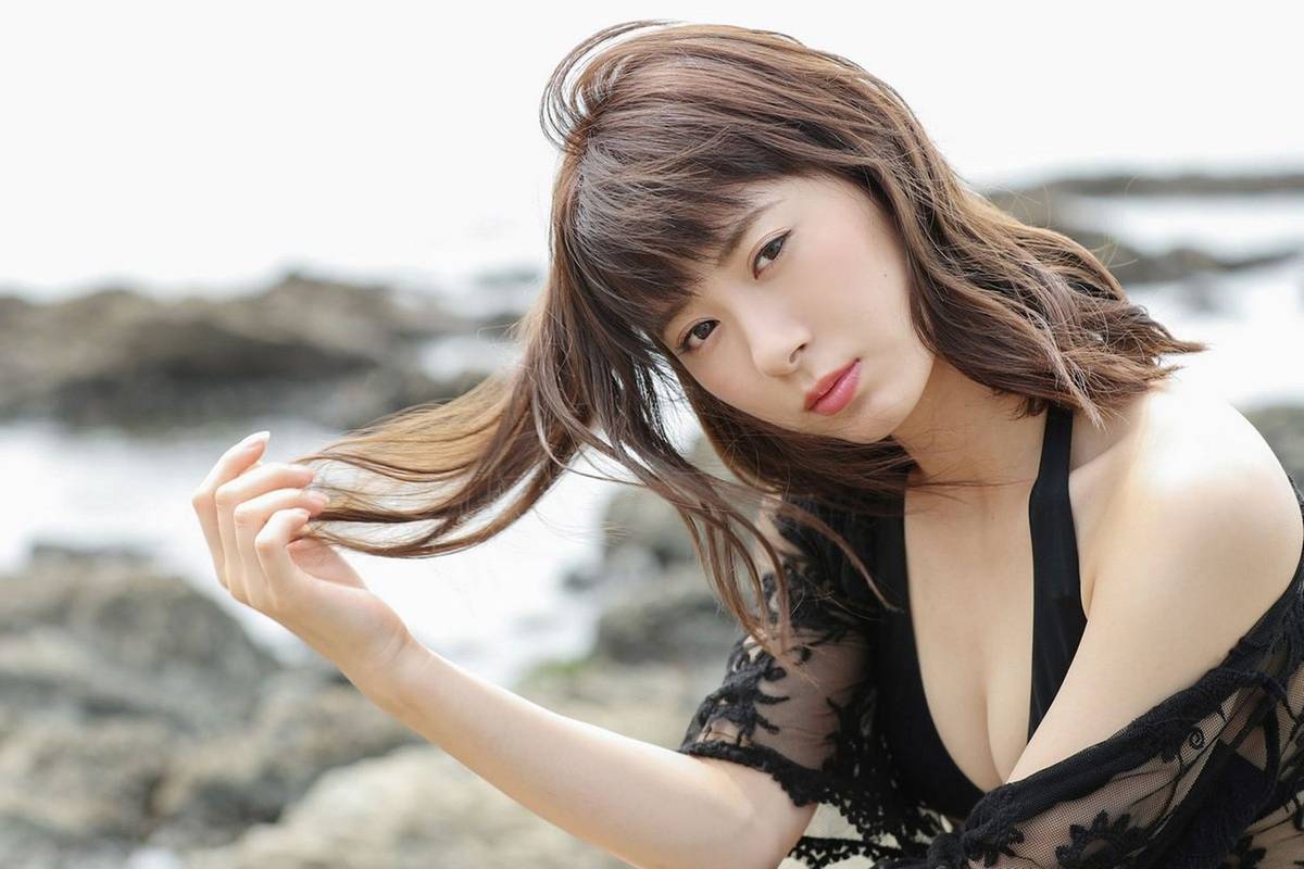 日本美女生田衣梨奈高开叉旗袍+海边比基尼系列性感写真-35