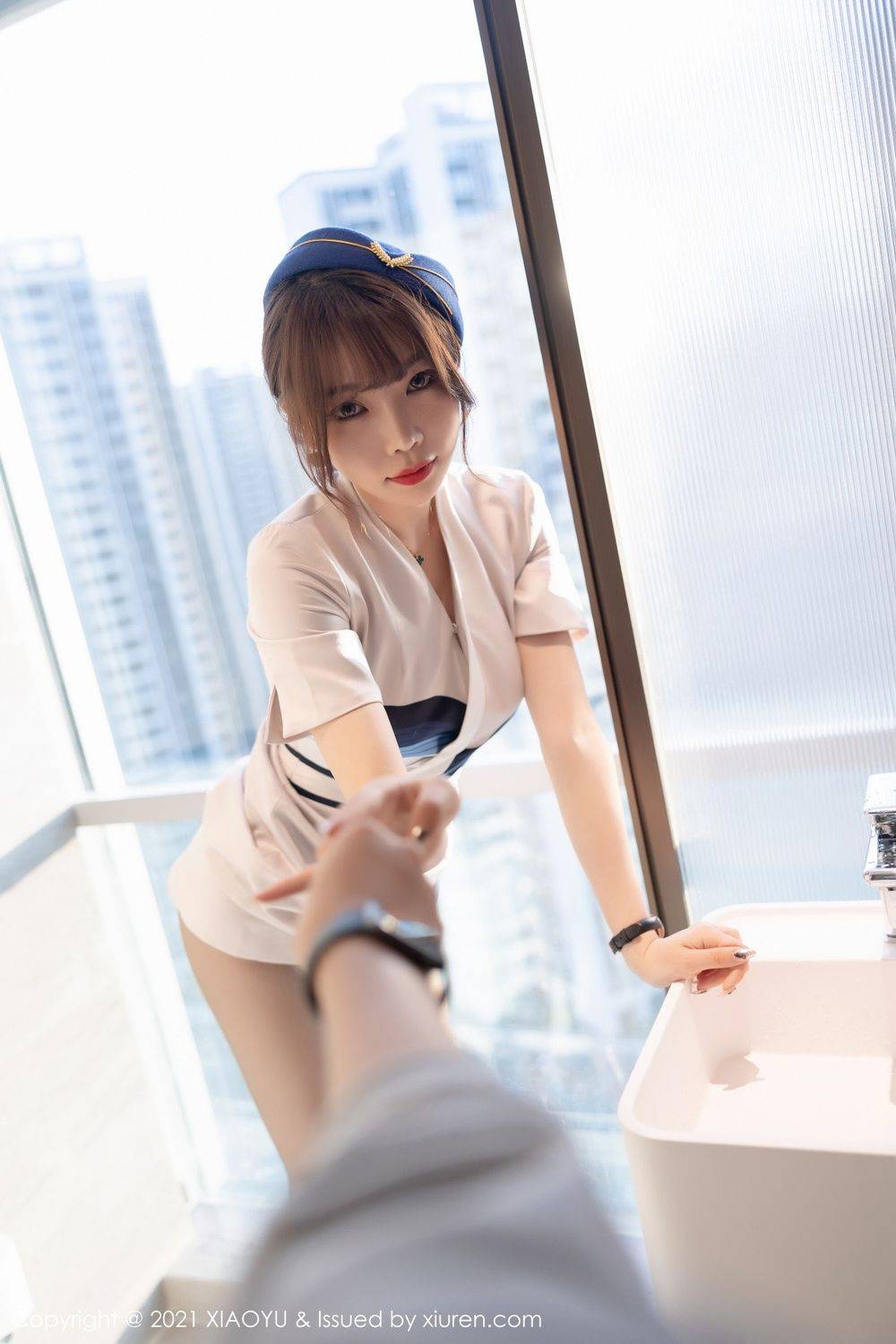 语画界性感女神芝芝Booty黑丝美腿+空乘制服系列私房写真-36