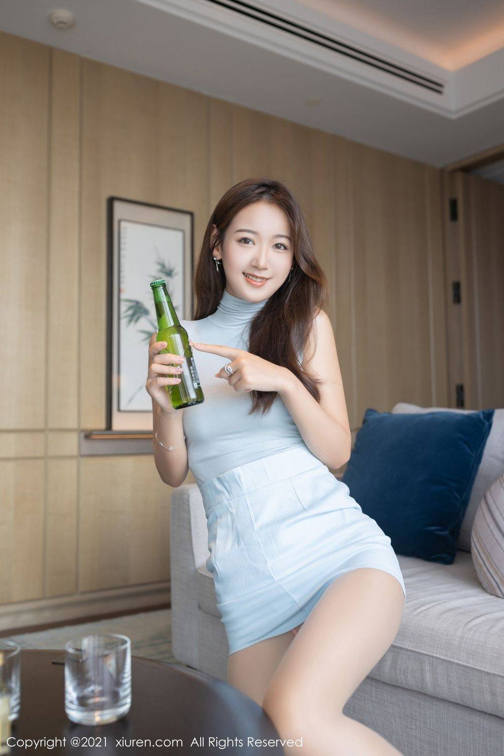 秀人网美女模特唐安琪丝袜美腿猜拳游戏主题江浙沪旅拍-7